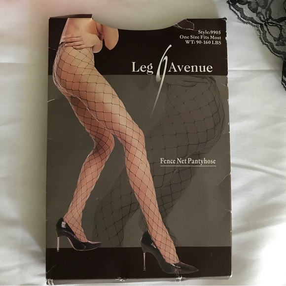 Like New Pirate Vixen Costume Boo*ndle 2pc w/Bonus Leg Avenue FenceNets Hosiery - Picture 8 of 9